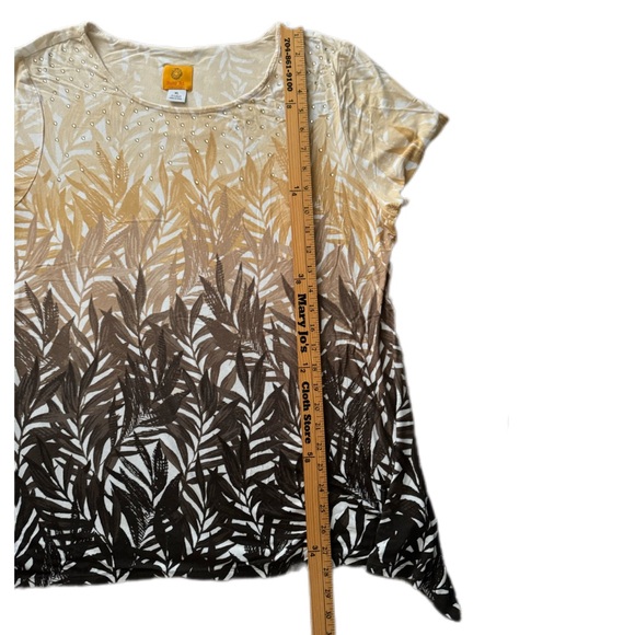 Ruby Rd top size XL. Ombré leaf design beading, hankie hem, short sleeves EUC - Picture 7 of 10